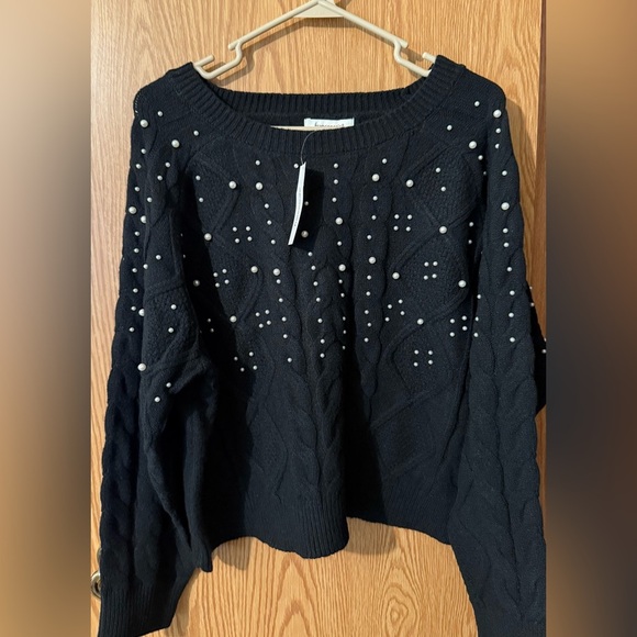 Francescas’s Beverly Pearl Embellished Cable Pullover Sweater Black - Picture 1 of 6